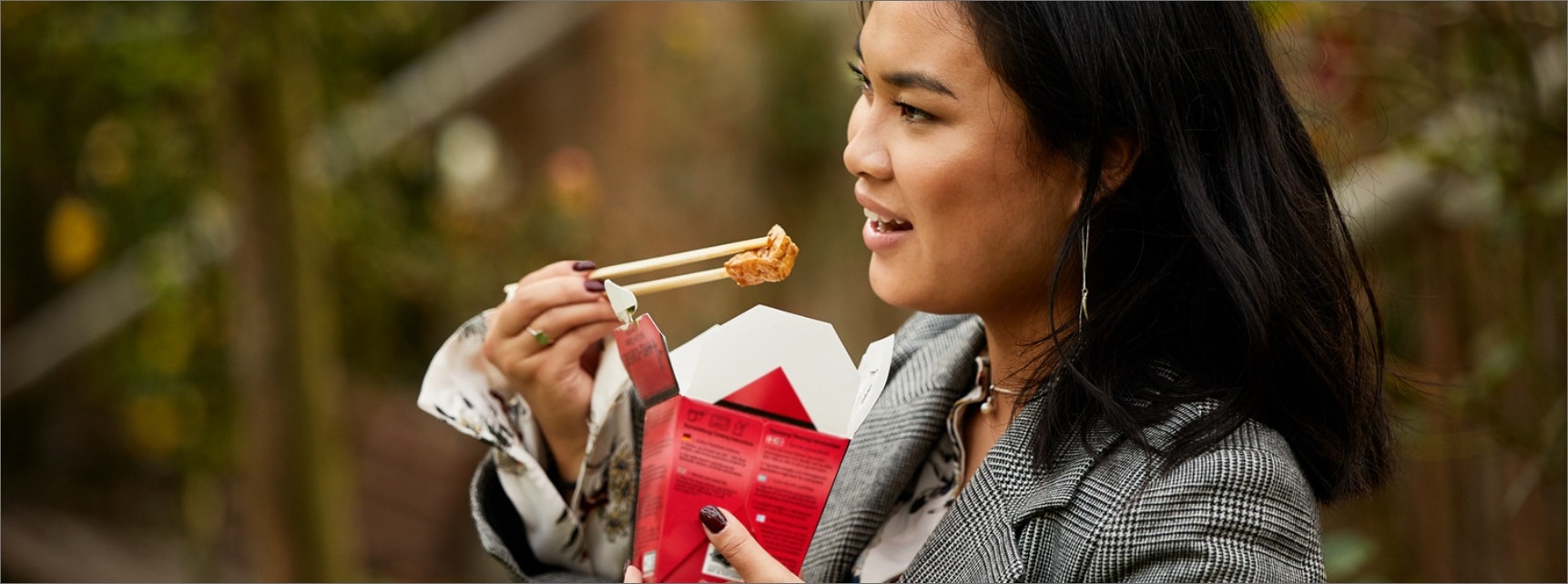 girl eating snacks